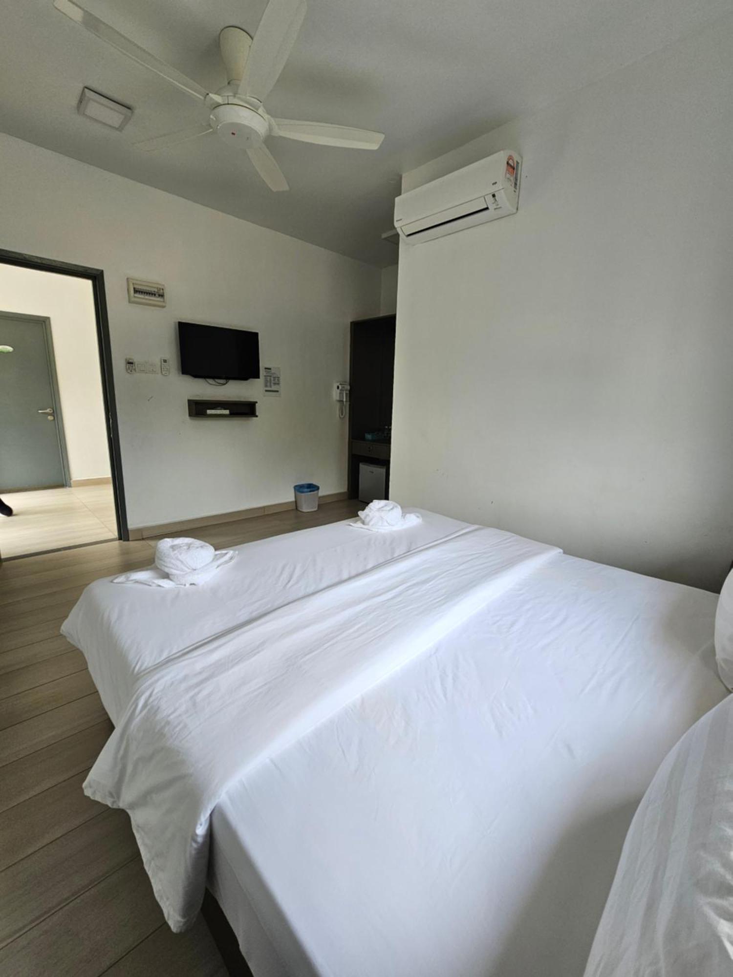 Lilla Summer Retreat - Bentong Bagian luar foto